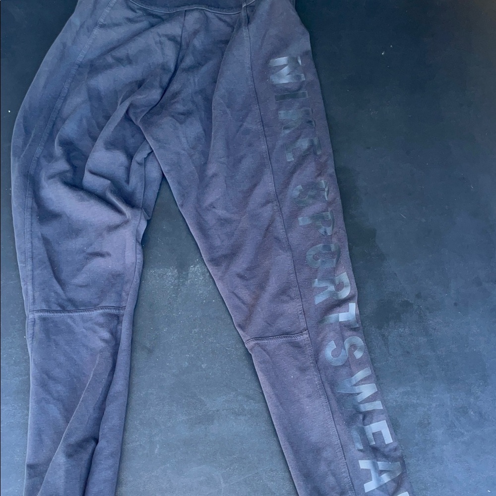 Nike mens medium Dark Gray/ black Joggers